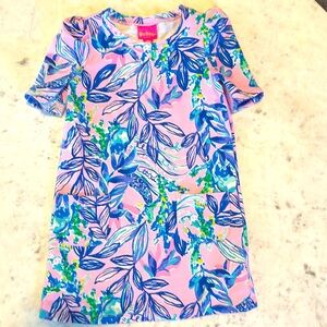 Lilly Pulitzer girls size 4-5 short sleeve pocket dress!